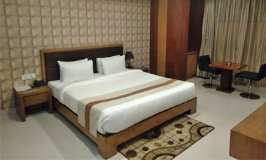 best-luxury-hotels-in-shillong-standard-king-room
